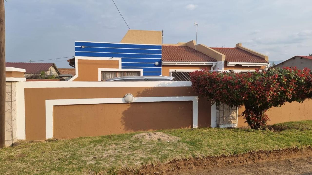 Epic Den Lodge Phuthaditjhaba Exterior foto
