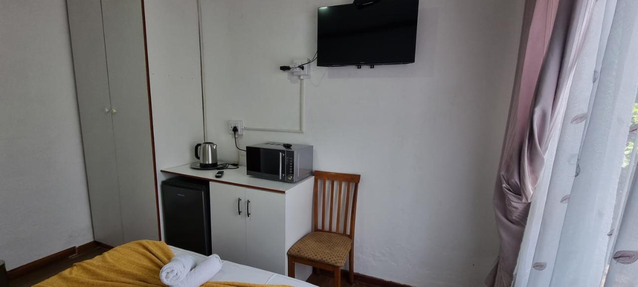 Epic Den Lodge Phuthaditjhaba Exterior foto